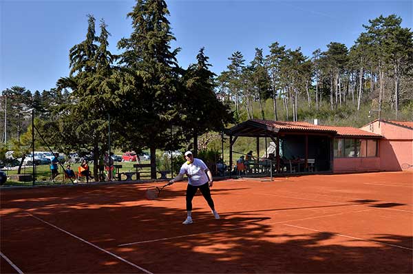 Išijas tenis liga