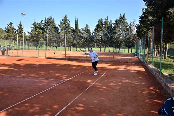 Išijas tenis liga
