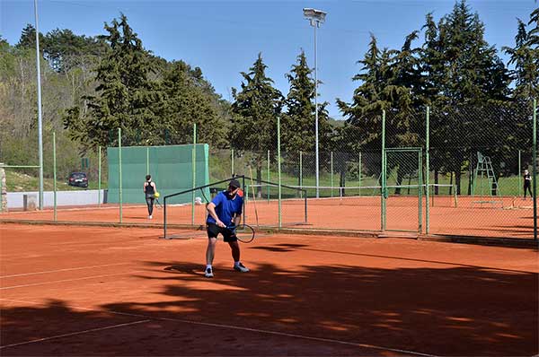 Išijas tenis liga