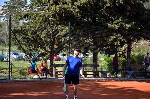 Išijas tenis liga