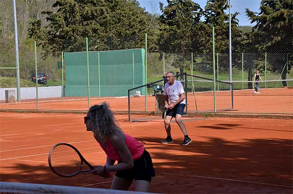 Išijas tenis liga