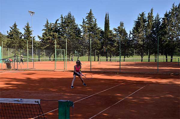 Išijas tenis liga