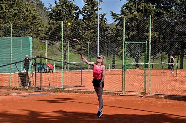 Išijas tenis liga