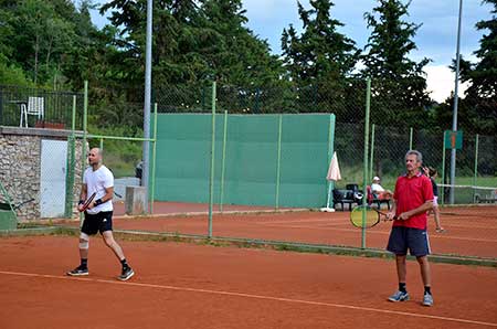 Prijateljski teniski susret veterana Tenis kluba Buje i Tenis kluba Dinamoj
