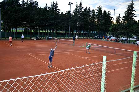 Prijateljski teniski susret veterana Tenis kluba Buje i Tenis kluba Dinamoj