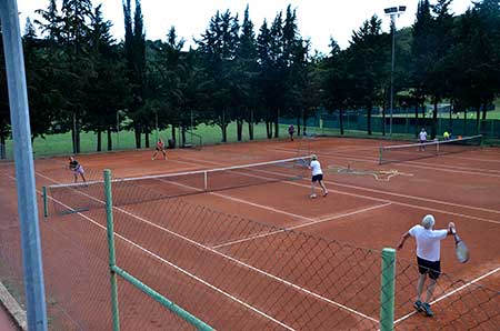 Prijateljski teniski susret veterana Tenis kluba Buje i Tenis kluba Dinamoj