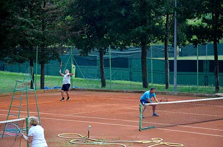 Prijateljski teniski susret veterana Tenis kluba Buje i Tenis kluba Dinamoj