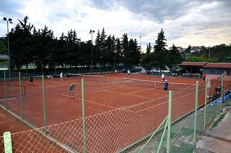 Prijateljski teniski susret veterana Tenis kluba Buje i Tenis kluba Dinamoj